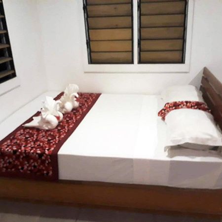 Ratu Kini Backpackers And Dive Resort Mana Island Exterior foto