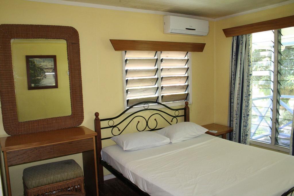 Ratu Kini Backpackers And Dive Resort Mana Island Quarto foto