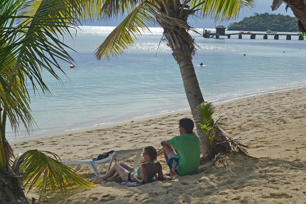 Ratu Kini Backpackers And Dive Resort Mana Island Exterior foto