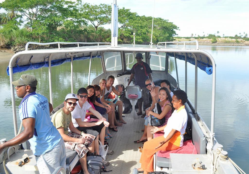Ratu Kini Backpackers And Dive Resort Mana Island Exterior foto