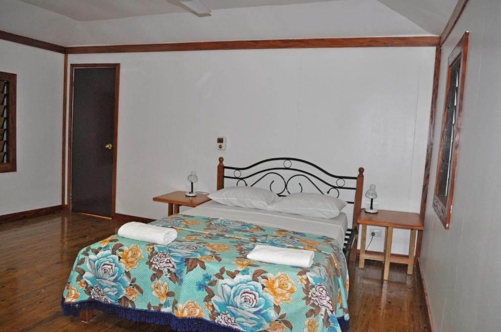Ratu Kini Backpackers And Dive Resort Mana Island Exterior foto