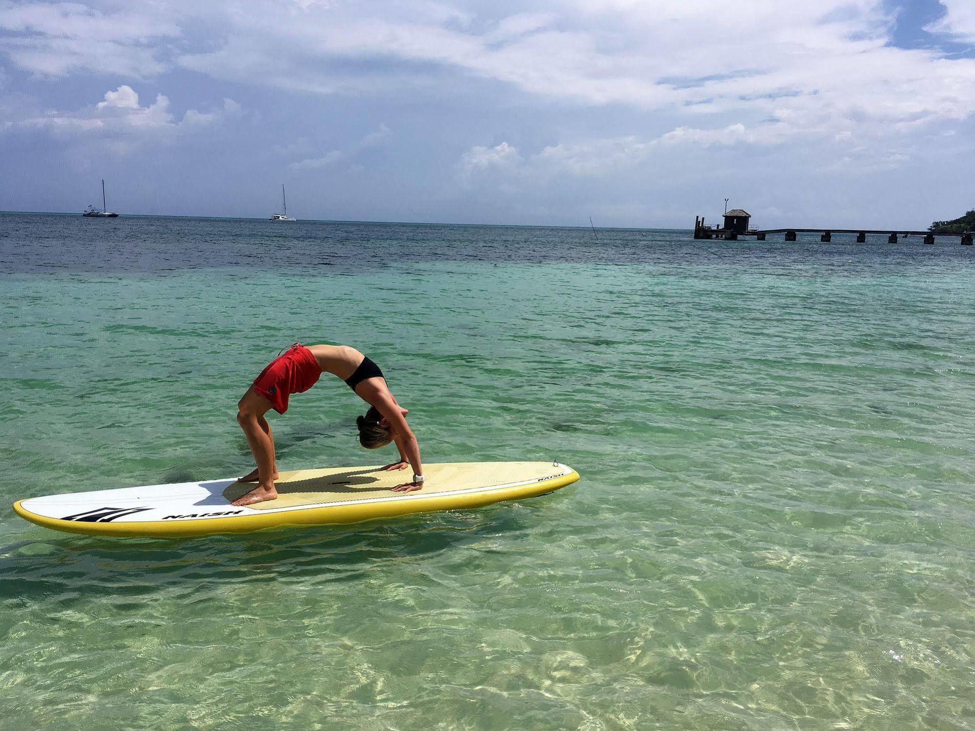 Ratu Kini Backpackers And Dive Resort Mana Island Exterior foto