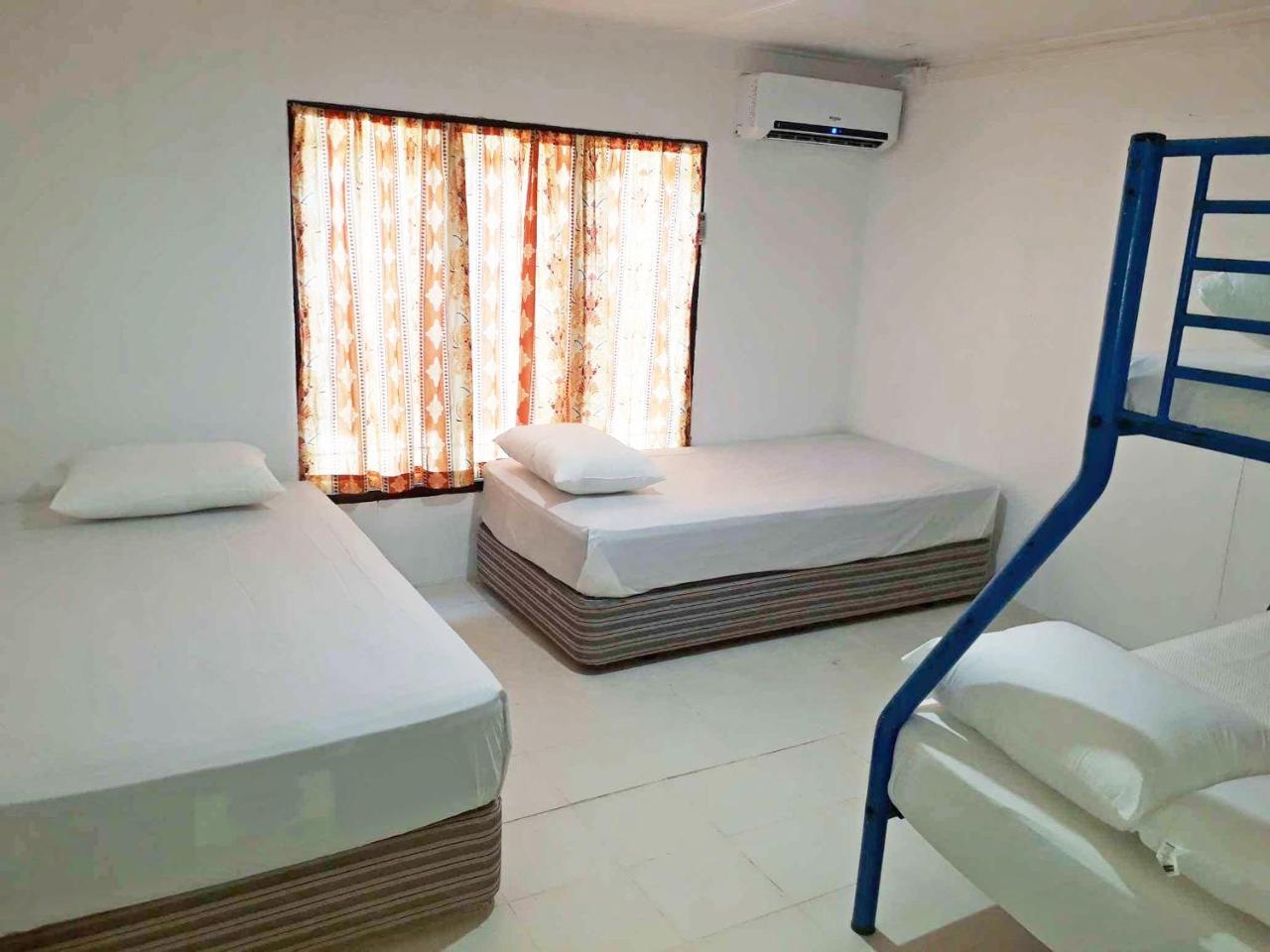 Ratu Kini Backpackers And Dive Resort Mana Island Exterior foto